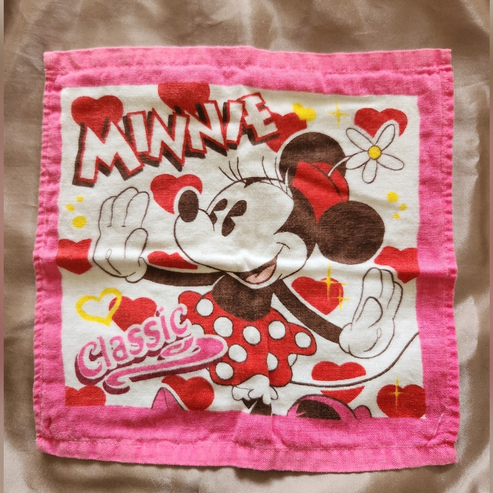 Disney Minnie face towel